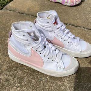 Nike high tops pink like new 7.5